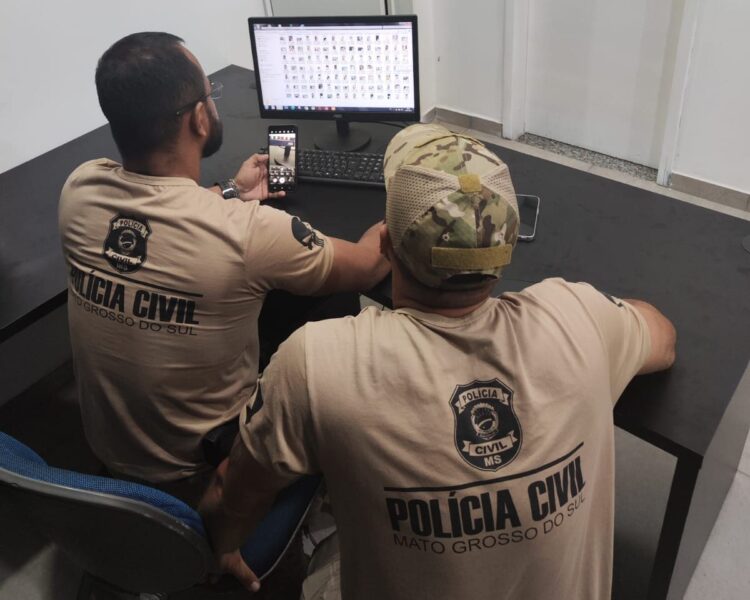 Professor de 19 anos é preso armazenando cenas de sexo explícito com crianças