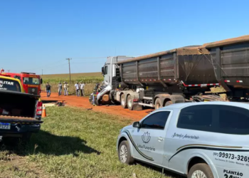 Casal morre ao colidir frontalmente VW Gol contra carreta na MS-157
