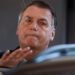 Bolsonaro posta vídeo em que pede forças para resistir