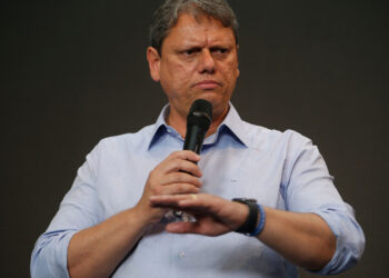 Tarcísio, agora ‘traidor’, terá elo com bolsonarismo testado no governo e em 2026