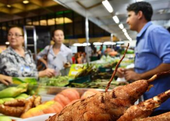 Senar/MS ajuda feirantes a atrair clientes e melhorar as vendas