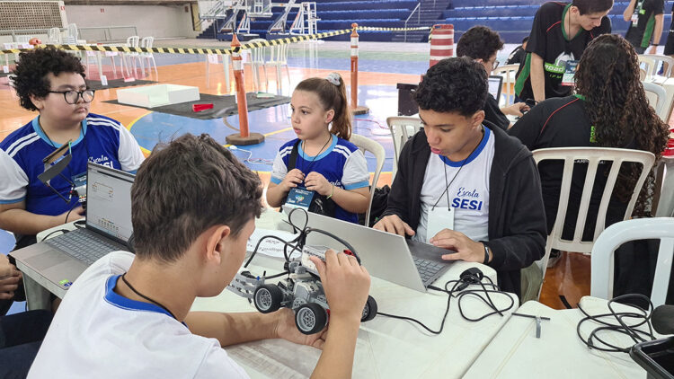 Escola Sesi disputa etapa regional da Olimpíada Brasileira de Robótica na Capital