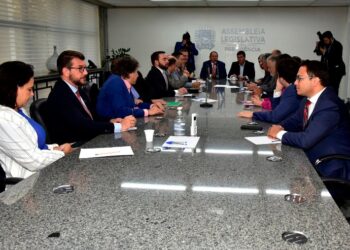 Em reunião na ALEMS, governador detalhou plano de investimentos para MS