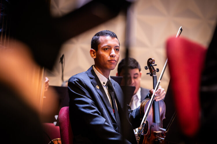 Orquestra Sinfônica Brasileira recebe jovem músico de MS durante 6 meses para residência artística