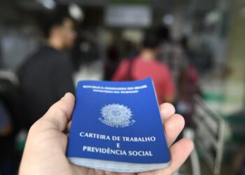 Funtrab leva vagas de empregos até os trabalhadores no bairro Coophamat, na Capital