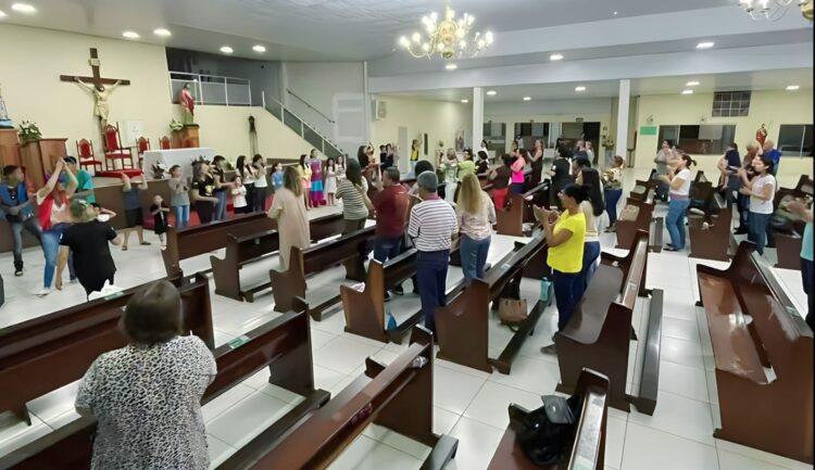 Retiro acontece com o tema “Famílias Restauradas Pela Força do Espírito Santo”