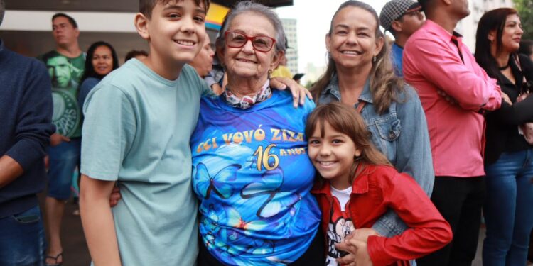 Com público de 18 mil pessoas, desfile cívico marca comemoração dos 124 anos de Campo Grande
