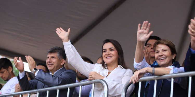 Com público de 18 mil pessoas, desfile cívico marca comemoração dos 124 anos de Campo Grande