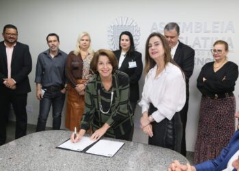 Deputada Mara Caseiro lança o 1º Concurso Estadual de Redação da Escola do Legislativo