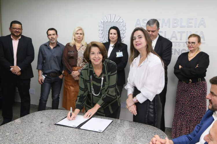 Deputada Mara Caseiro lança o 1º Concurso Estadual de Redação da Escola do Legislativo