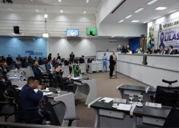 Dez projetos são aprovados pelos vereadores na sessão desta quinta-feira