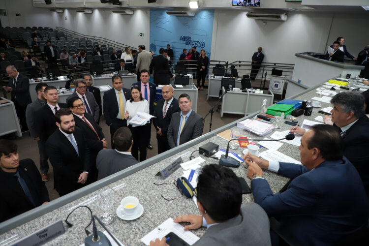 Vereadores aprovam gratificação para agentes comunitários de saúde e de combate a endemias