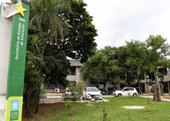 Secretaria inicia posse de mais 33 professores aprovados em concurso público