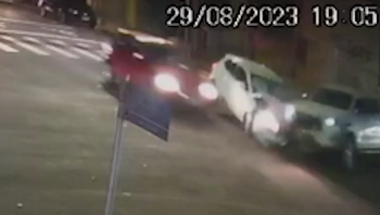 Hilux bate em Etios e Fiat Argo, que por sua vez colidem em mais 2 carros na Capital