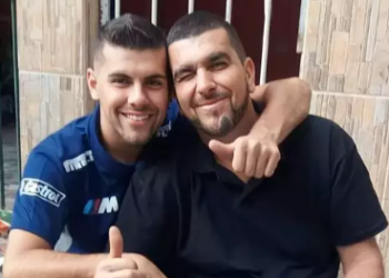 Preso pai e filho que deixaram em coma homem que encostou em moto ao estacionar