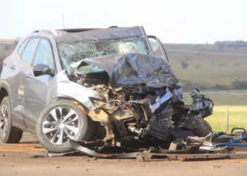 Mulher morre ao colidir  SUV Tracker contra Hilux na BR-158 em MS