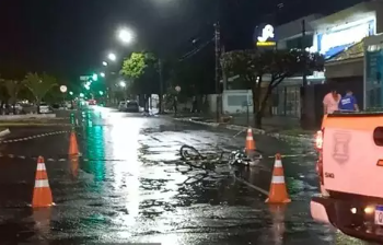 Ciclista que voltava de festa com sobrinho morre ao ser atropelado por motoentregador