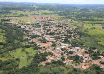 Bebê de 3 meses morre, após colisão entre Fiat Siena e carreta que invadiu pista contrária