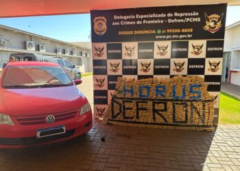 Menor de 17 anos é apreendido com mais de meia tonelada de maconha em VW Gol