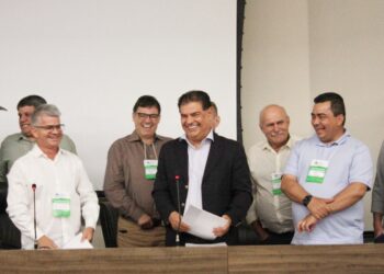 Senador reúne 14 prefeitos da Região Norte de MS para tratar sobre telemedicina