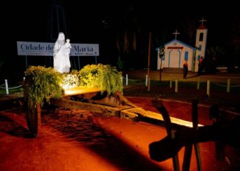 Saiba qual o significado da imagem da Virgem Maria em cima de um carro de boi na Capital