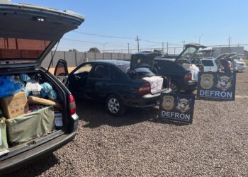 Comboio com 8 veículos é parado com contrabando: de Vectra antigo à Uno quadrado