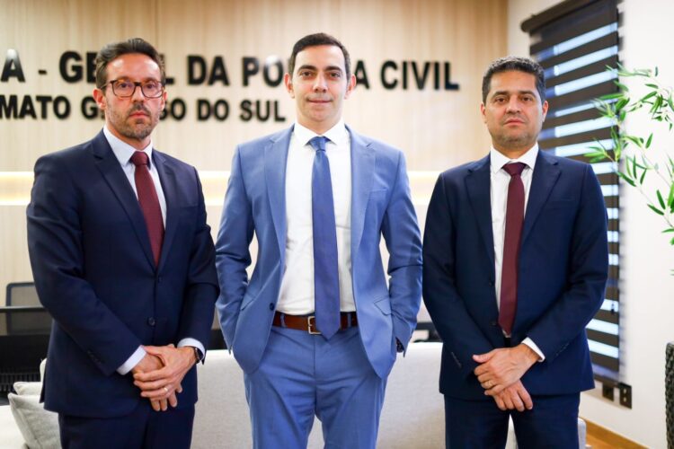 Delegados da PF visitam a Polícia Civil de MS para força no combate ao crime organizado