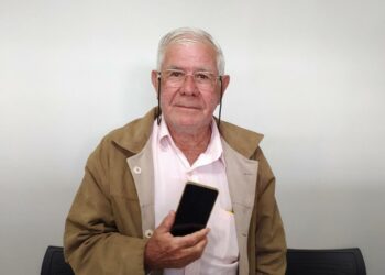 Celular furtado de picolezeiro idoso é achado, “ladrona” e receptador são presos em MS