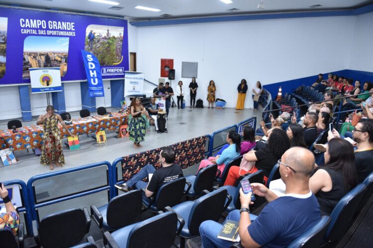 Prefeitura promove colóquio “Realizar para transformar 20 anos da Lei 10.639” sobre cultura afro-brasileira
