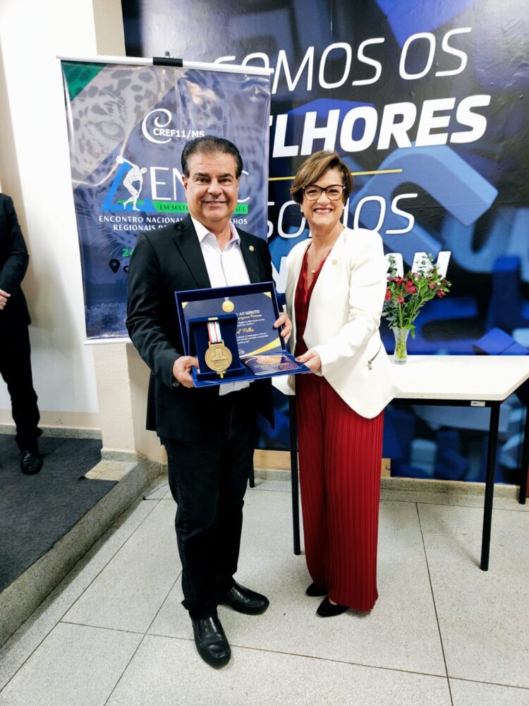 Senador é homenageado pelo Conselho Regional de Educação Física de MS
