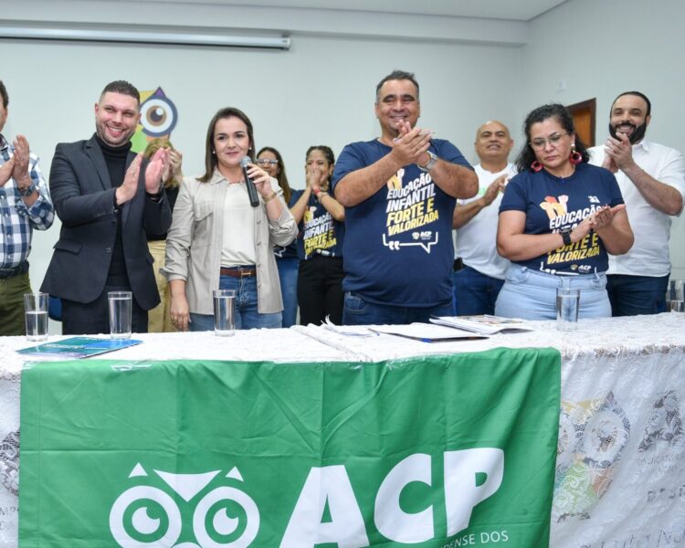 Prefeita confirma gestão democrática nas Emeis com anúncio de eleição para diretores já neste ano