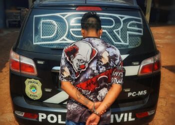 Homem é preso por descumprir medidas a favor de mulher e enteados de 1,4 e 6 anos