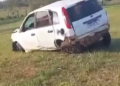 Condutor capota Fiesta por diversas vezes na BR-419 e morre ao parar embaixo do carro