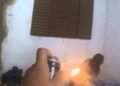 Homem tenta matar a ex com lança chamas, fio desencapado, faca e estrangulada
