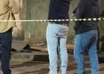 Rapaz de 18 anos é morto a tiros por dupla quando comia espetinho no Portal Caiobá