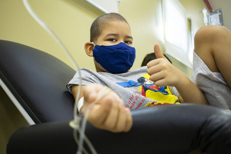 Setembro Dourado é o mês de conscientização sobre o câncer infantojuvenil no Brasil