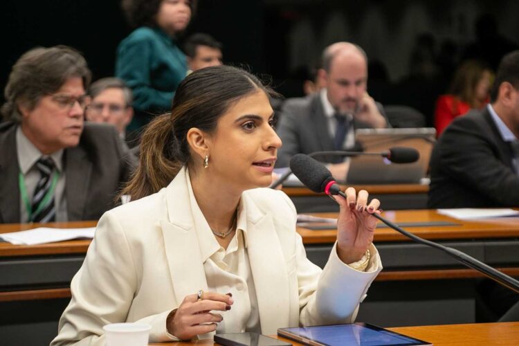 Com mais de R$11 mi em emendas de Camila Jara, saúde, mobilidade urbana e assistência da Capital ganham reforço