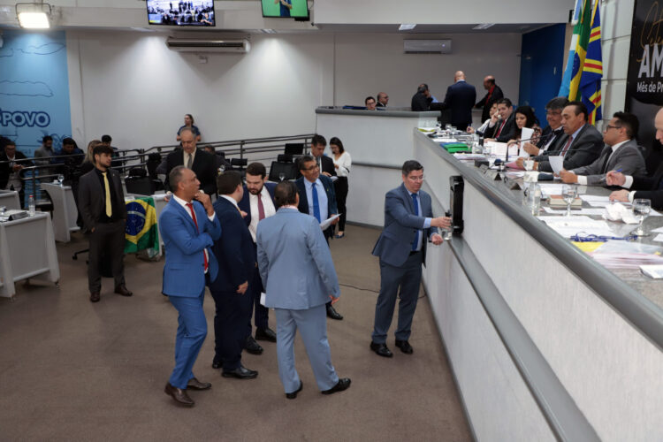 Câmara mantém veto sobre instalação do Piso Nacional da Enfermagem e aprova 8 projetos