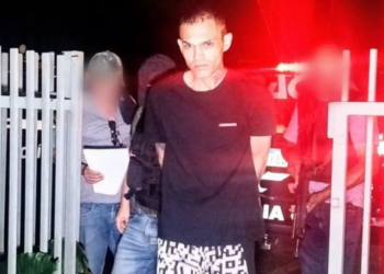 Preso por decapitação de jovem, criminoso se solta de algemas e foge pulando muro do Imol