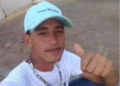 Após voltar da compra de corrente, rapaz é baleado em frente de casa e morre