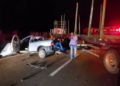 Passageira de Fiat Strada morre, após colisão com carreta de eucalipto na BR-262