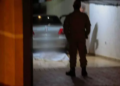Mulher de 61 anos morre prensada pelo próprio carro em muro de casa, na Capital