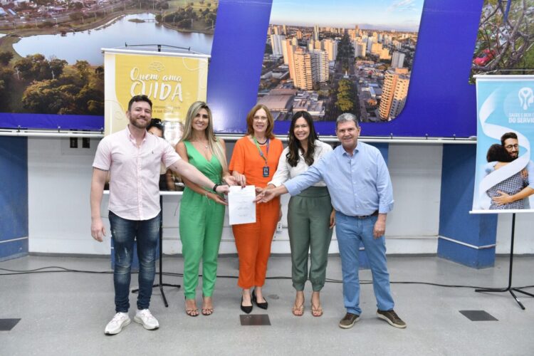 Prefeitura lança projeto “Quem Ama Cuida”, que oferece atendimento psicossocial gratuito aos jovens da Capital