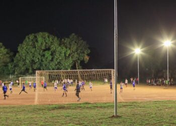 Moradores do Jardim Santa Felicidade comemoram revitalização da praça de esportes mais antiga da região Sul da Capital