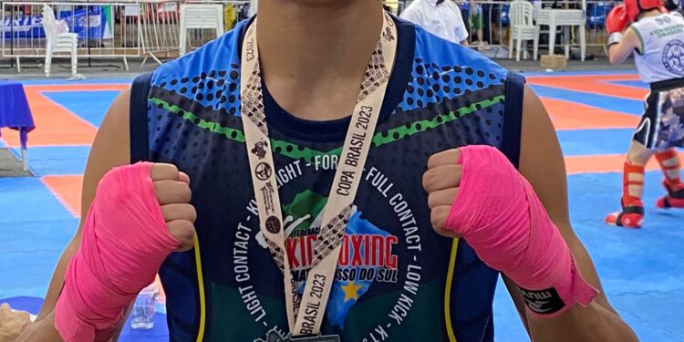 Lutador Jorge Vera leva o segundo lugar na Copa Brasil de Kickboxing, na Capital