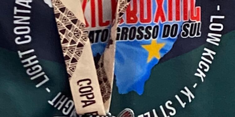 Lutador Jorge Vera leva o segundo lugar na Copa Brasil de Kickboxing, na Capital