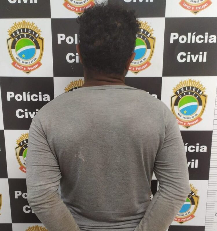 Homem é preso por passar as mãos na virilha de menina de 14 anos, em Miranda