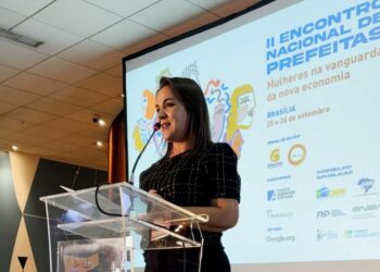 Prefeita participa em Brasília de debate sobre políticas de Cuidado e se reúne com integrantes da bancada federal