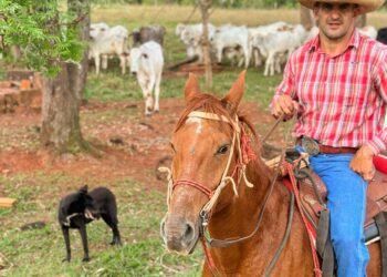 Rufino enfrenta Touro Cafú em Desafio Solidário na 39ª Festa do Peão de Boiadeiro de Dourados
