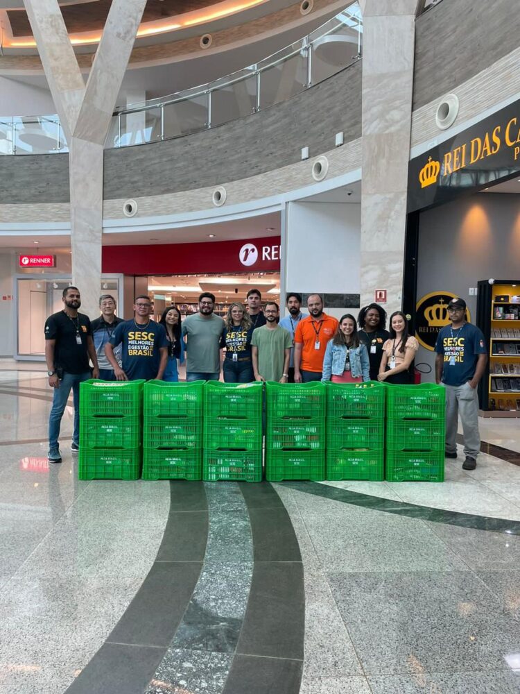 Bosque dos Ipês realiza entrega de 400 kg de alimentos arrecadados em evento geek no shopping